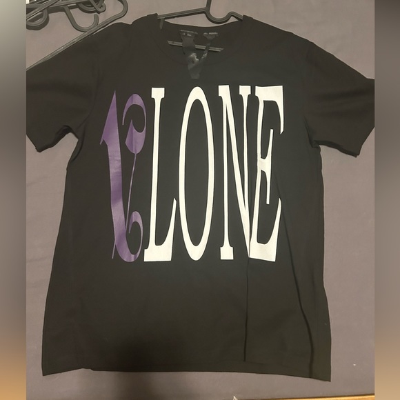 Vlone Tees - Picture 5 of 6